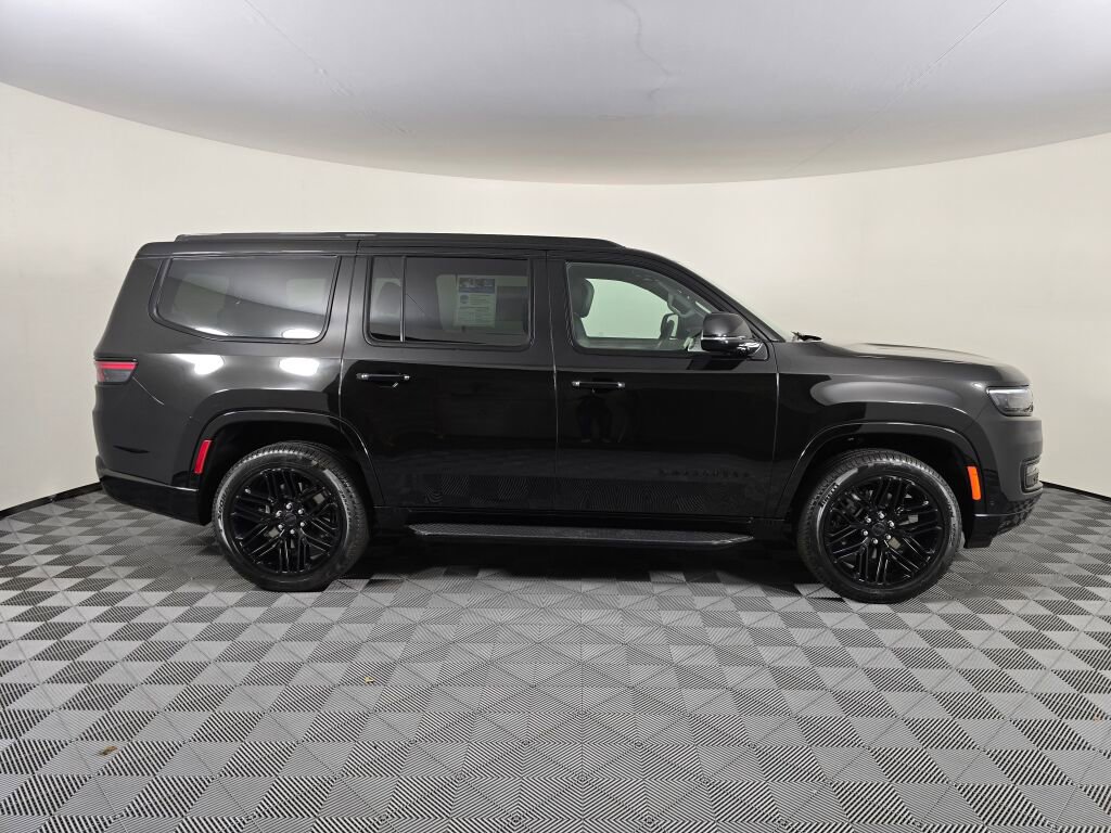 New 2025 Jeep Wagoneer Series II w/ HD Trailer Tow Package image 3