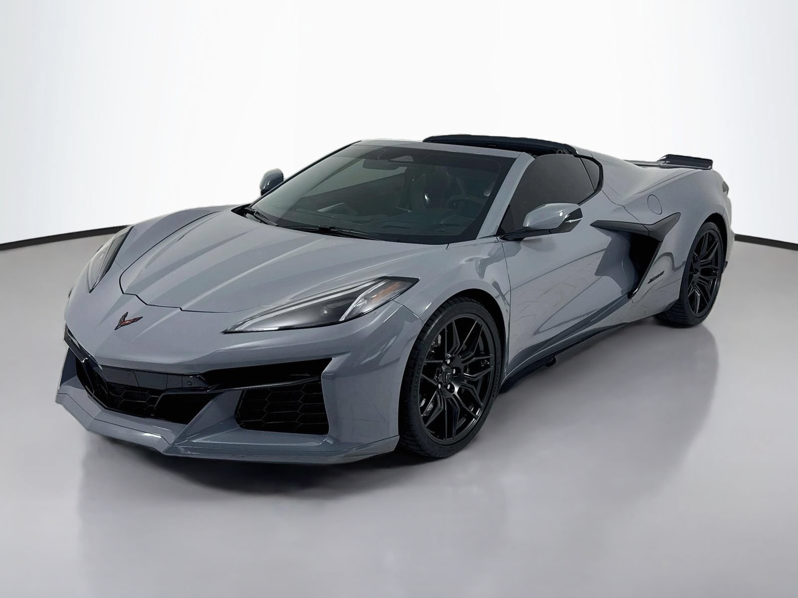 Used 2024 Chevrolet Corvette Z06 RWD image 3