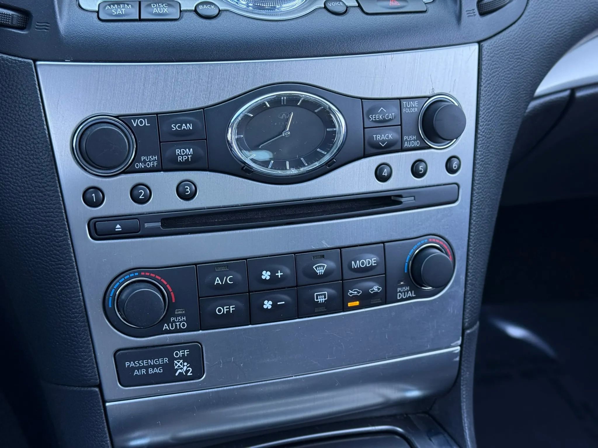 Used 2015 INFINITI Q40 AWD w/ Navigation Package image 25