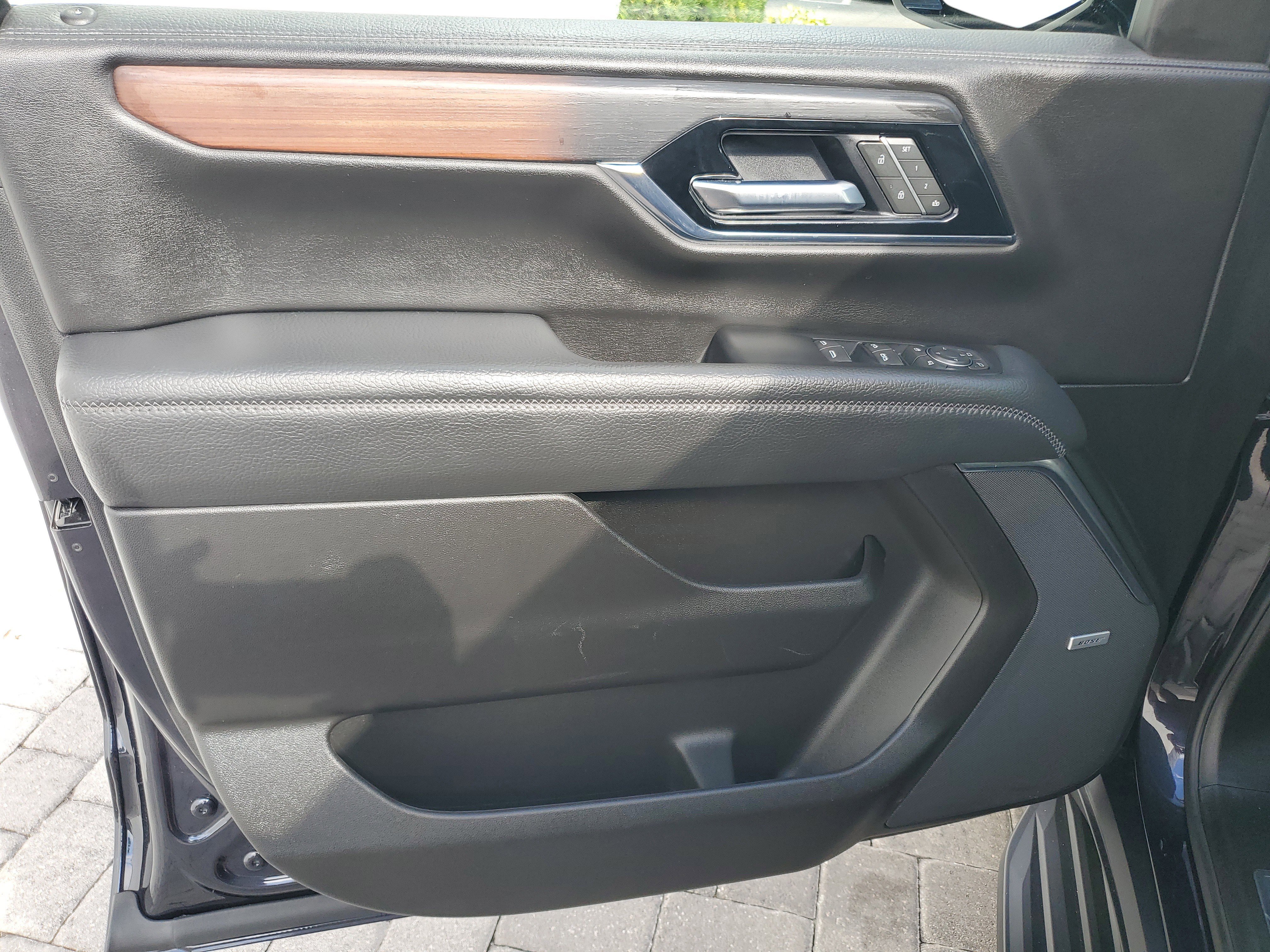 Used 2025 GMC Yukon XL Denali image 19