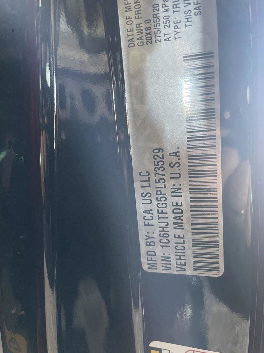 Used 2023 Jeep Gladiator Overland image 49