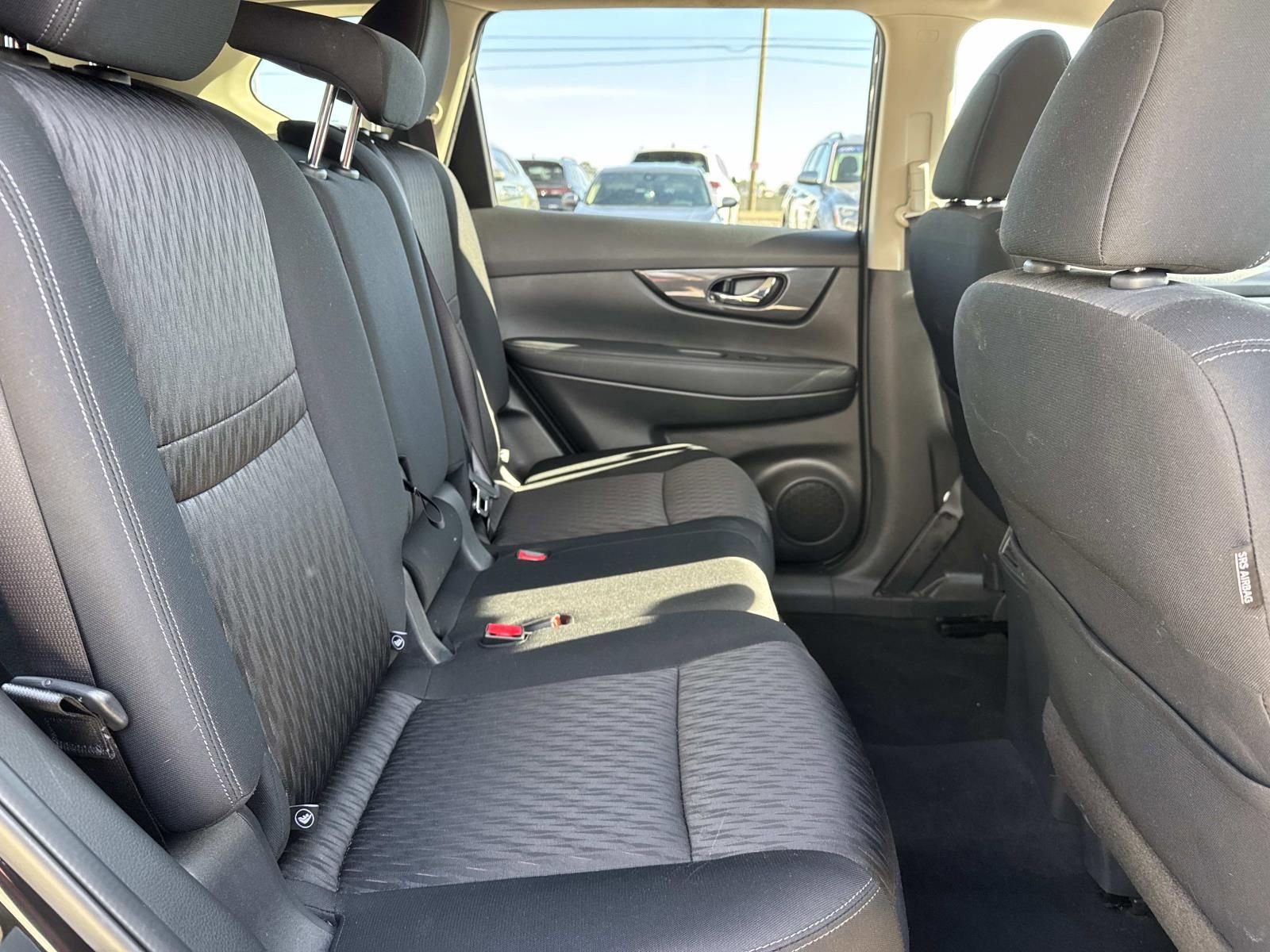 Used 2017 Nissan Rogue S w/ S Appearance Package image 9