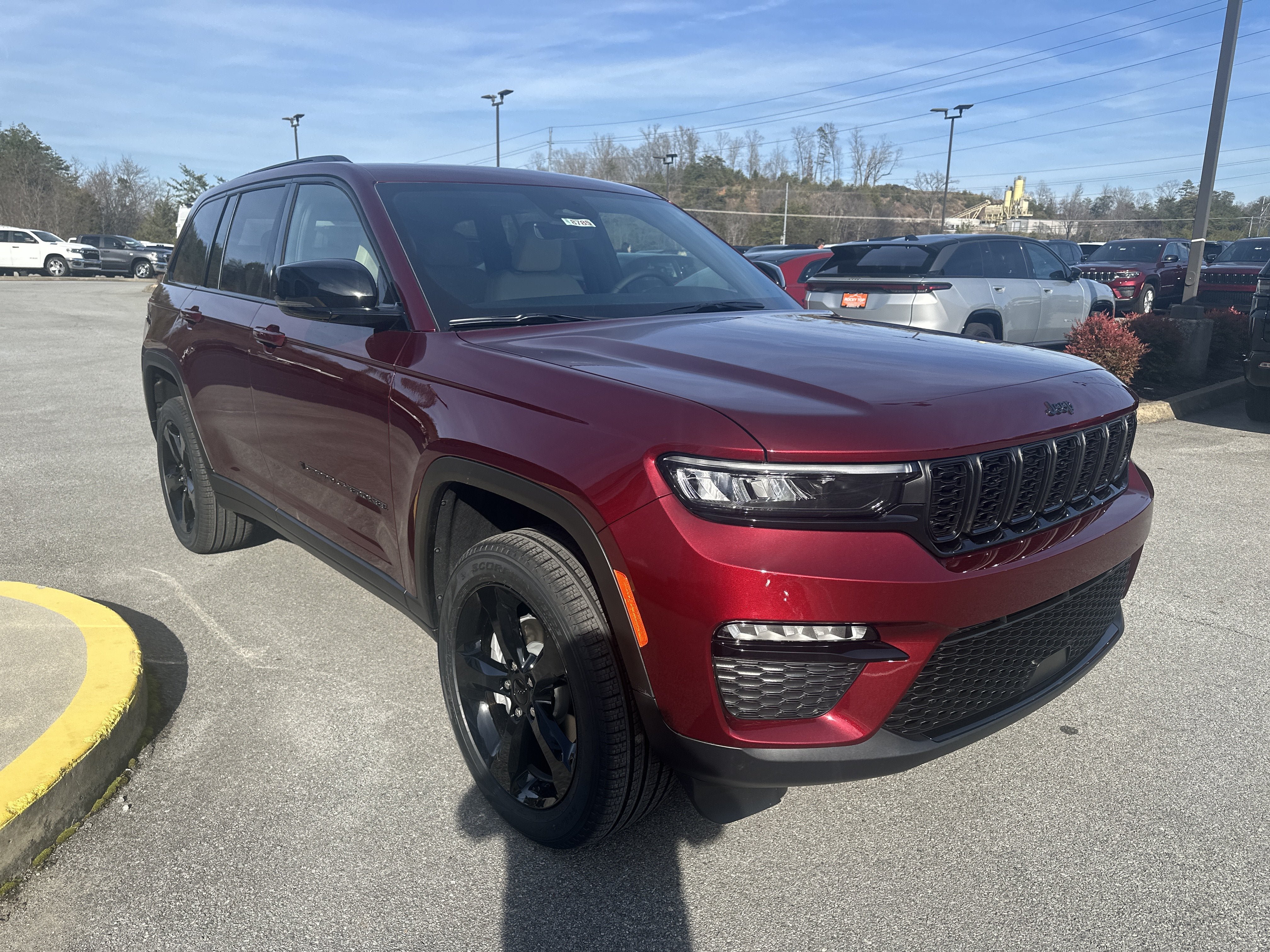 New 2025 Jeep Grand Cherokee Limited w/ Black Appearance Package AWD/4WD image 4