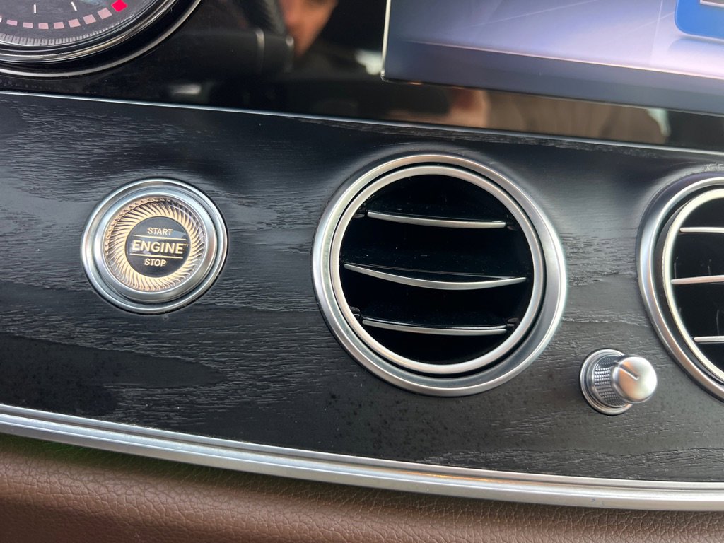 Used 2017 Mercedes-Benz E 300 E 300 4MATIC LUXURY image 30