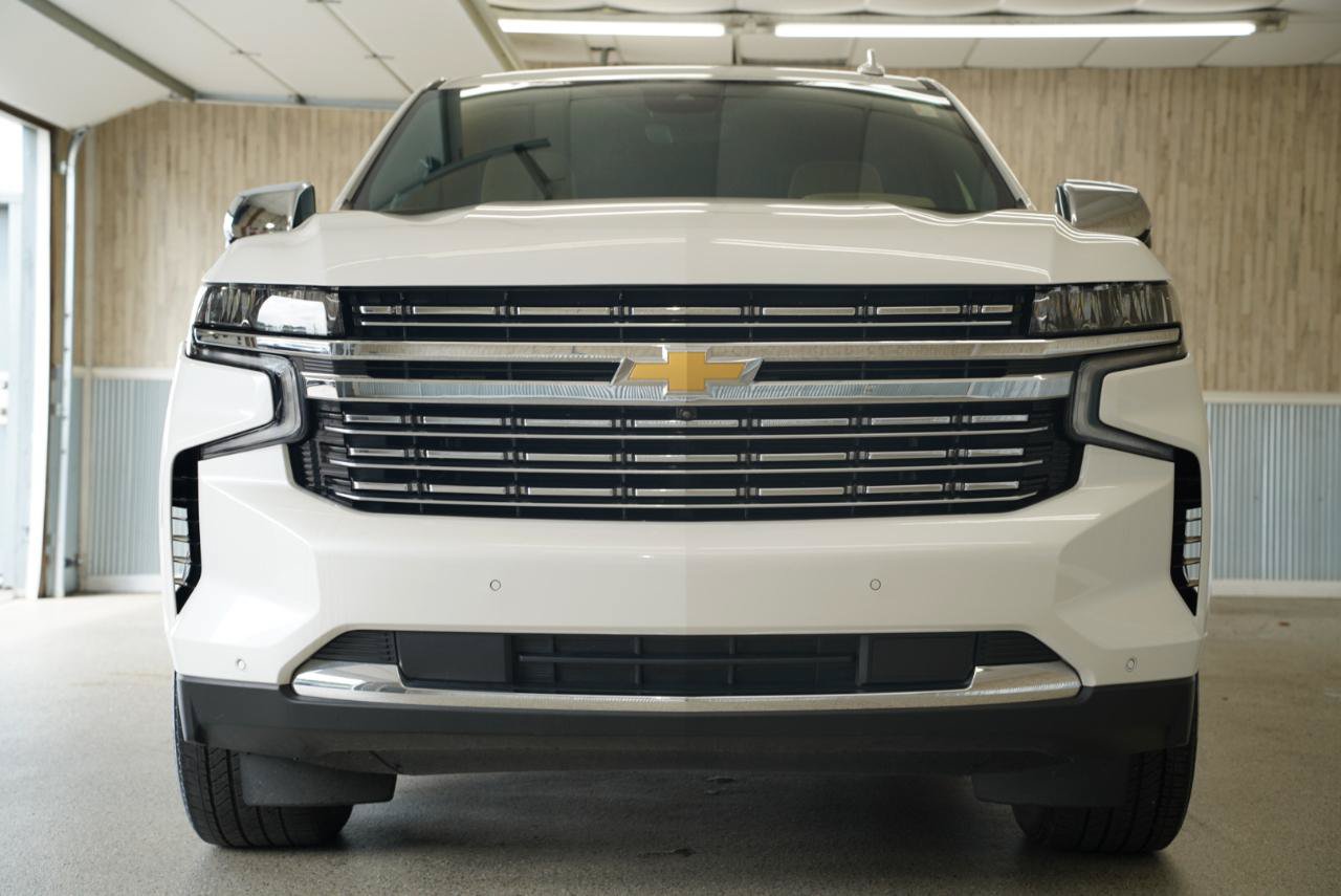 Used 2024 Chevrolet Tahoe Premier AWD/4WD image 3