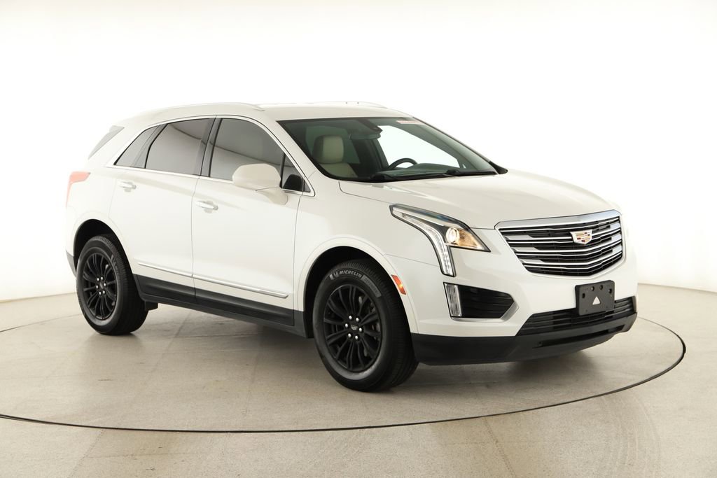 Used 2019 Cadillac XT5 FWD image 2