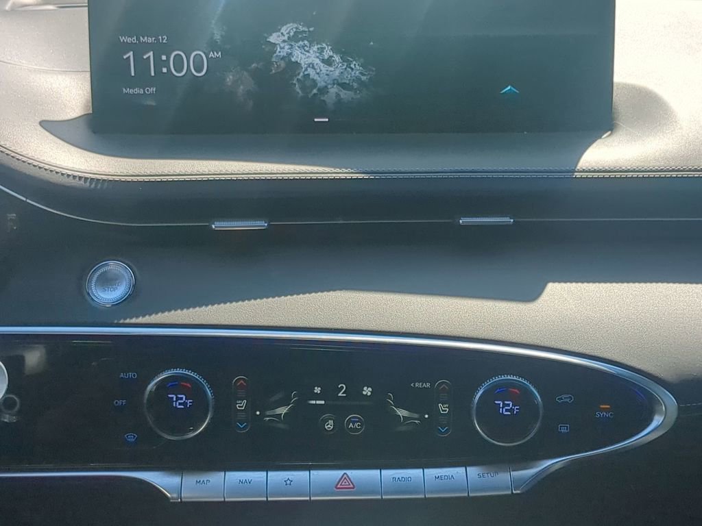 Used 2025 Genesis GV70 3.5T Sport w/ Sport Advanced Package image 17