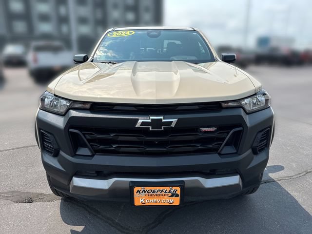 Used 2024 Chevrolet Colorado Trail Boss w/ Technology Package AWD/4WD image 8