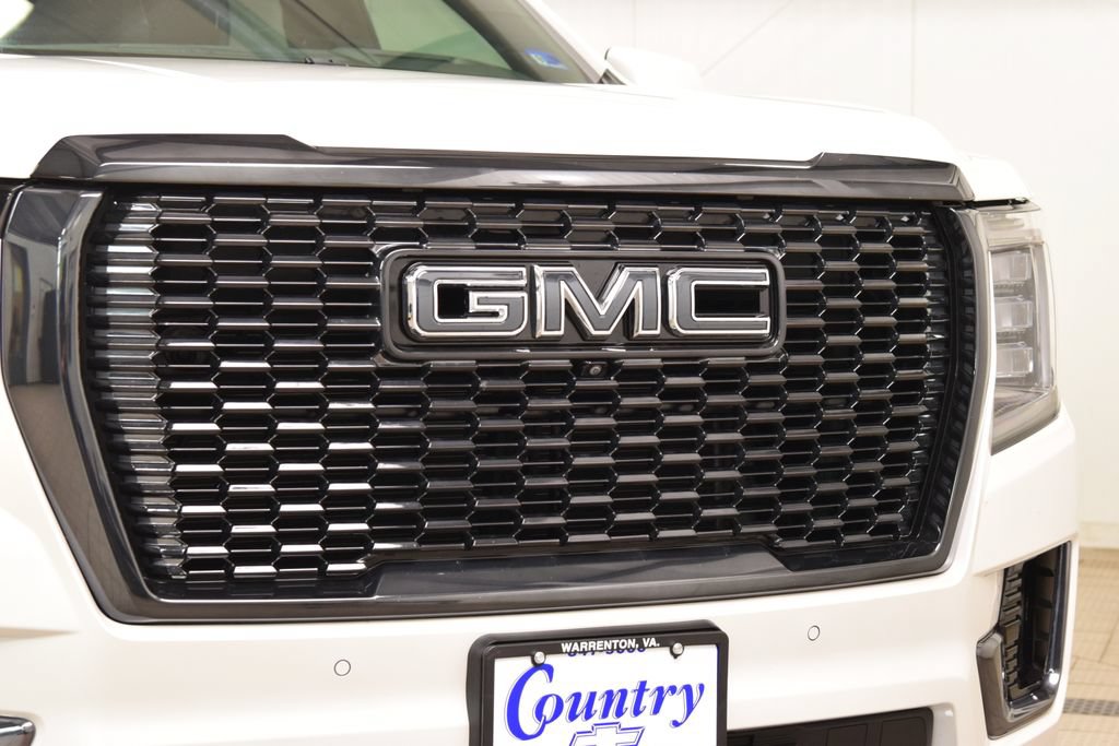 Used 2024 GMC Yukon XL Denali Ultimate AWD/4WD image 14