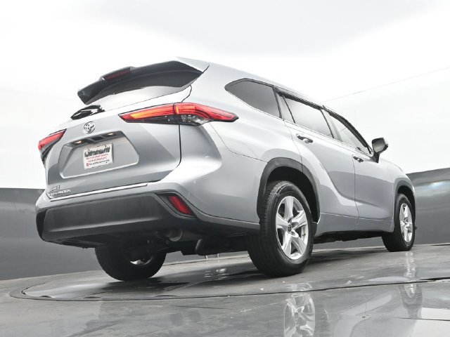 Used 2023 Toyota Highlander L FWD image 25