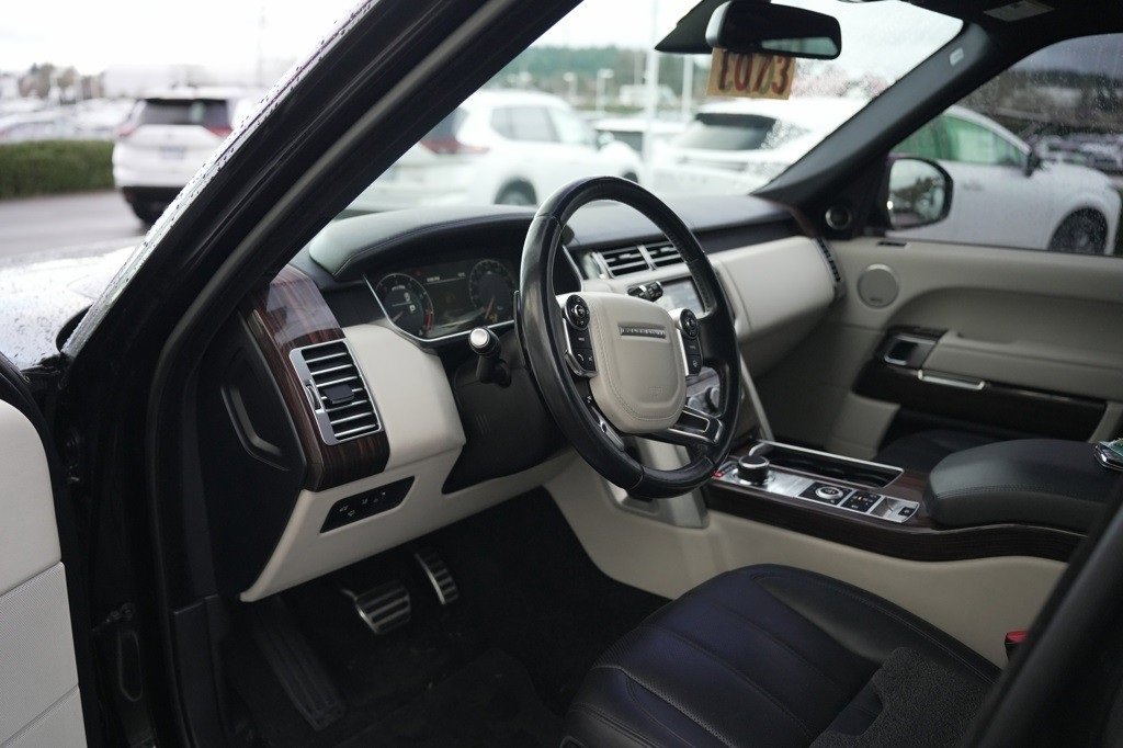 Used 2015 Land Rover Range Rover Supercharged image 13