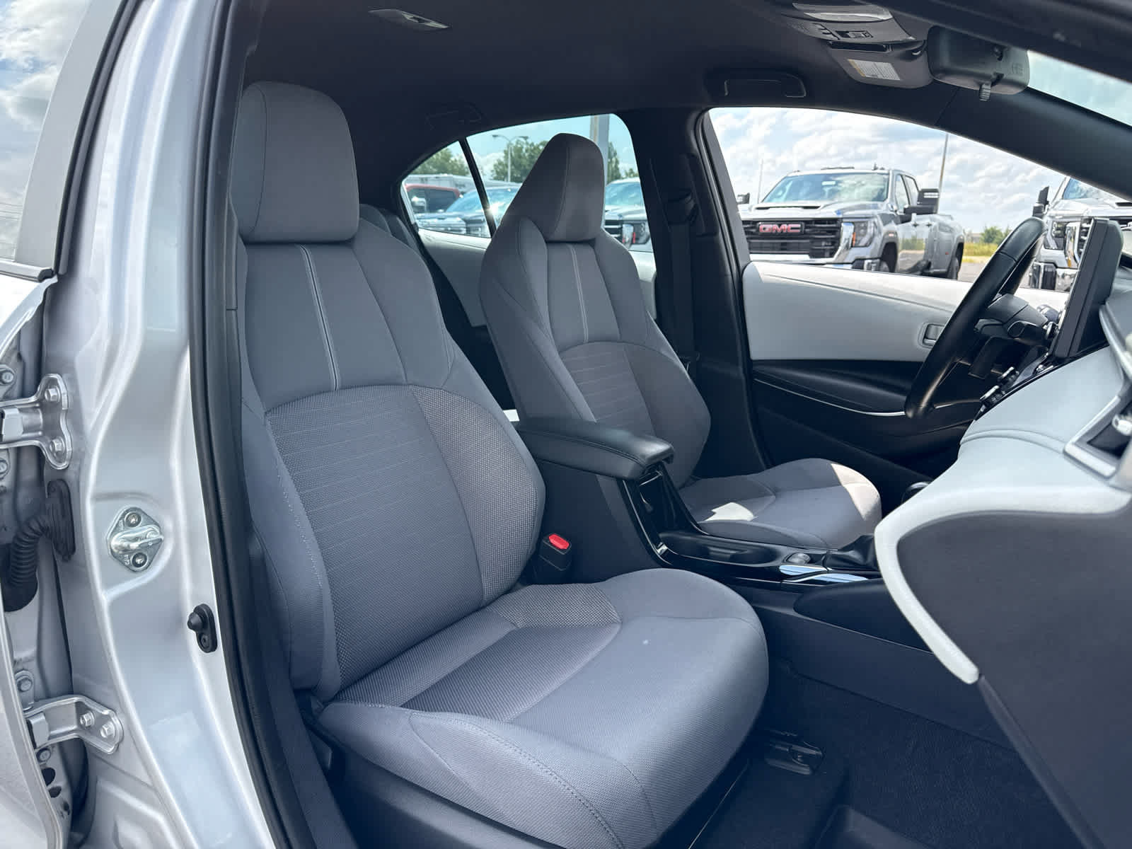 Used 2022 Toyota Corolla SE FWD image 22