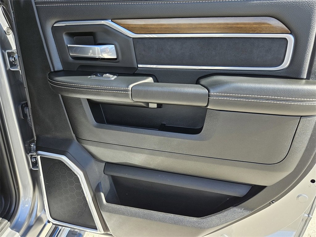 Used 2024 RAM 2500 Laramie image 30