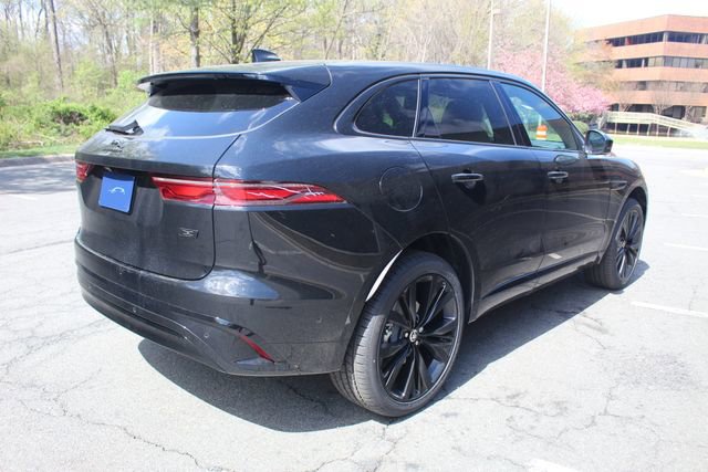 New 2026 Jaguar F-PACE R-Dynamic S image 2