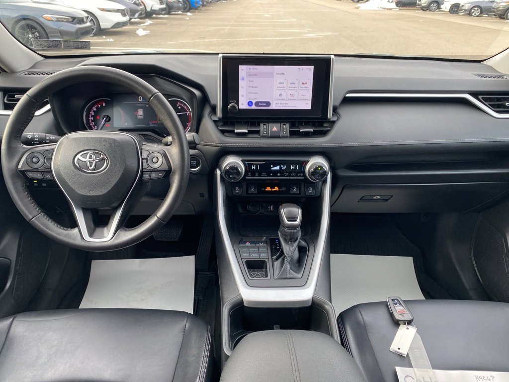Used 2023 Toyota RAV4 XLE Premium image 22
