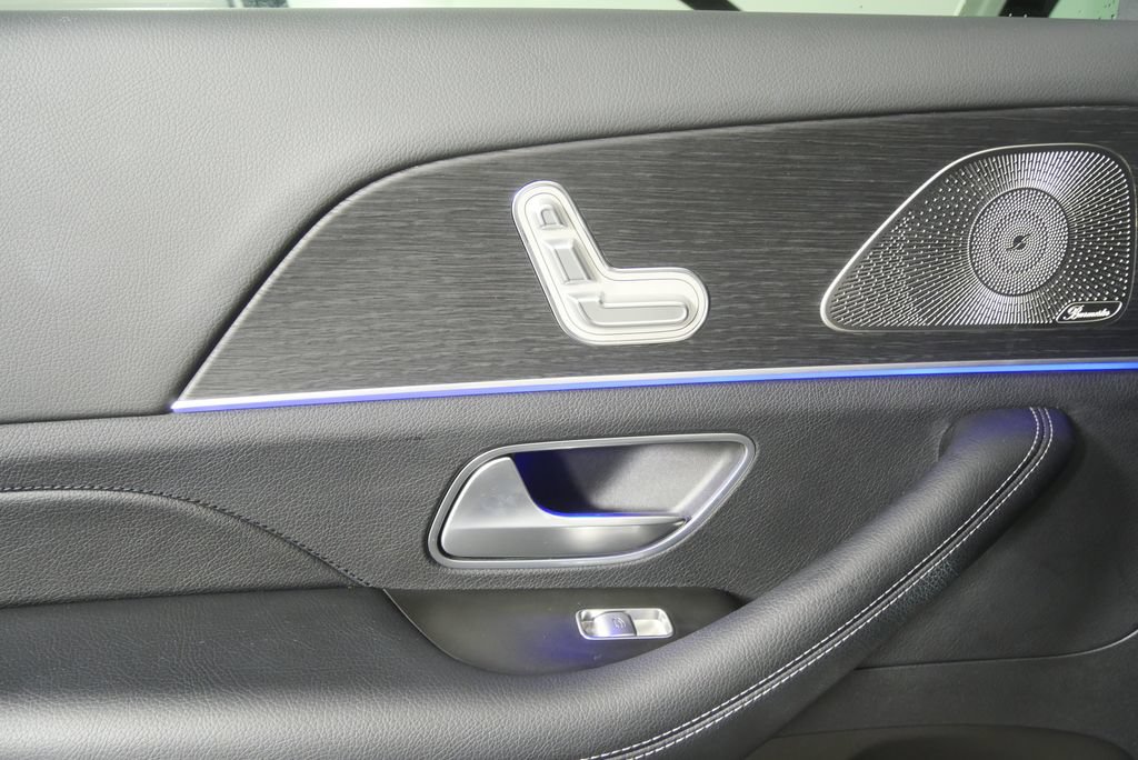 Used 2024 Mercedes-Benz GLS 450 4MATIC image 13