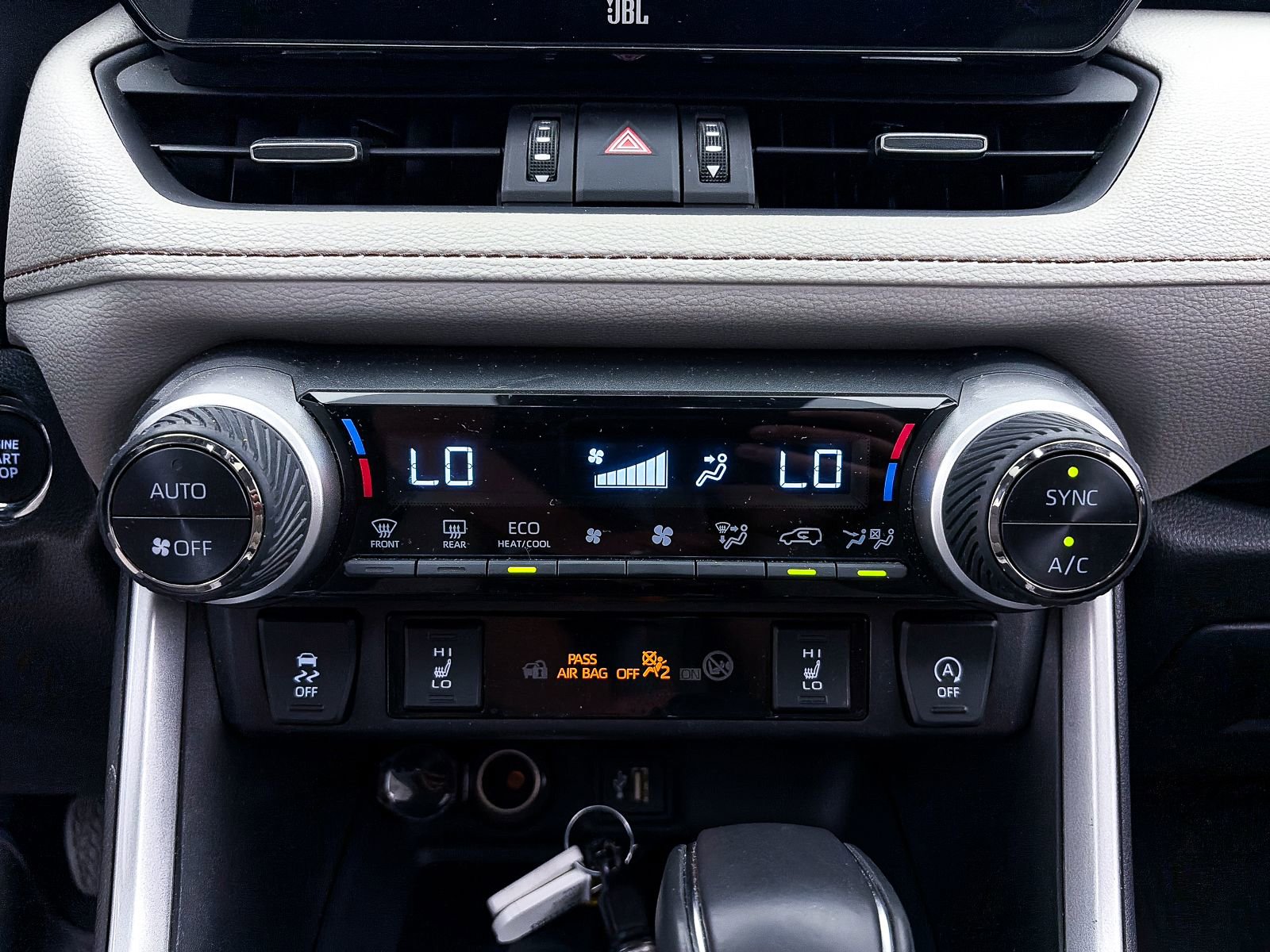 Used 2023 Toyota RAV4 XLE Premium image 24