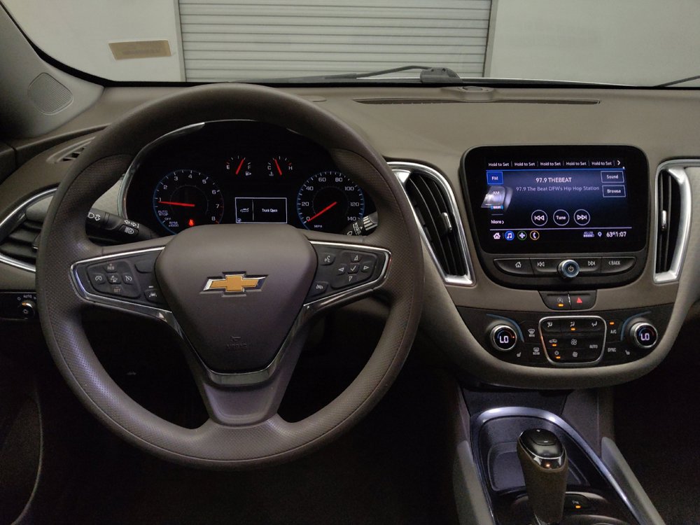 Used 2020 Chevrolet Malibu LT FWD image 22