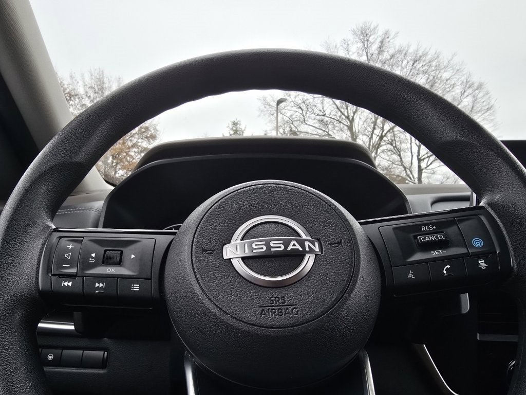 Used 2023 Nissan Rogue SV image 22