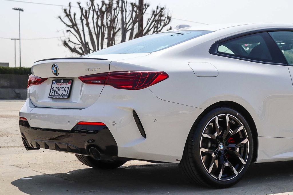 Used 2026 BMW 430i Coupe w/ M Sport Package RWD image 11
