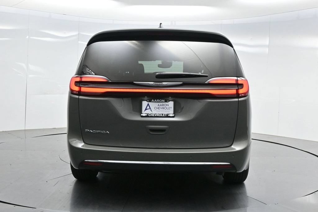 Used 2025 Chrysler Pacifica Select FWD image 49