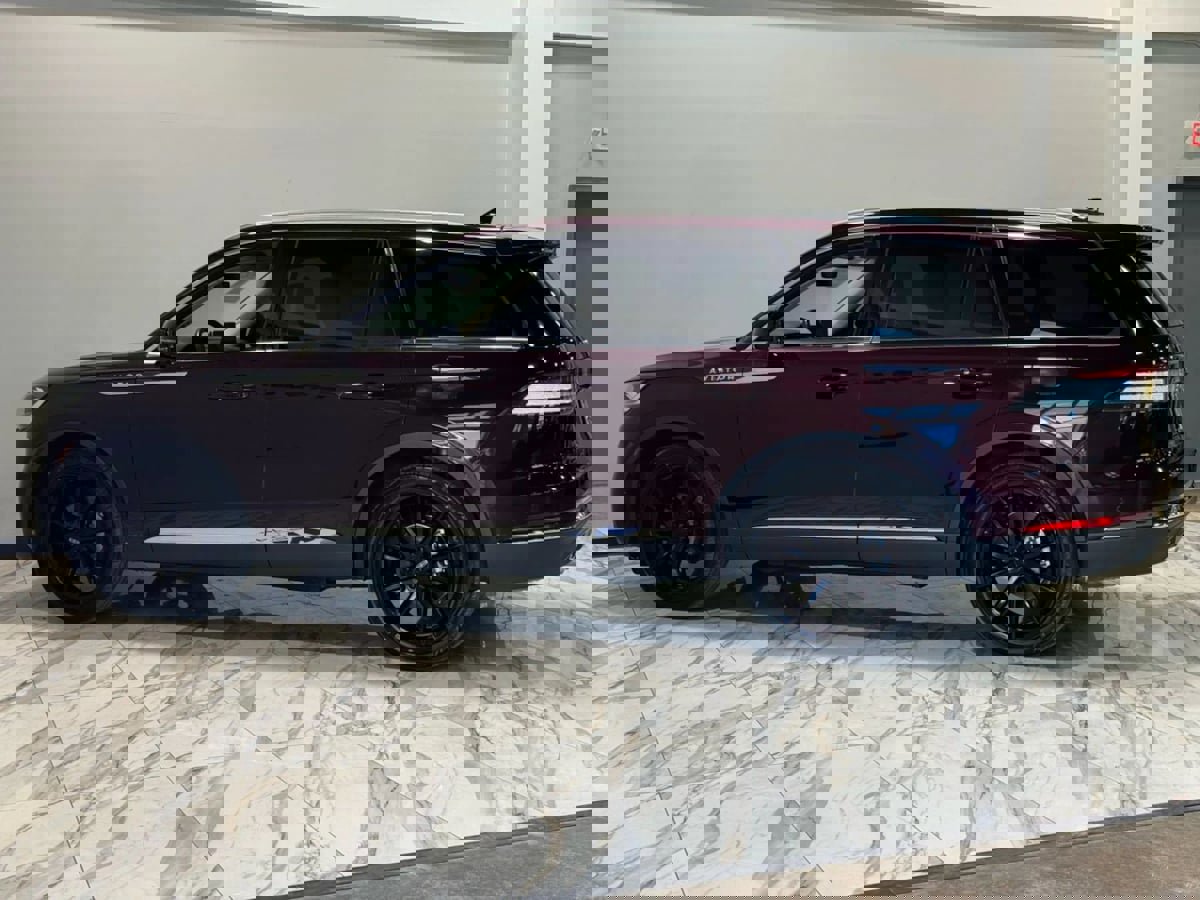 Used 2022 Lincoln Aviator Reserve w/ Equipment Group 201A image 9