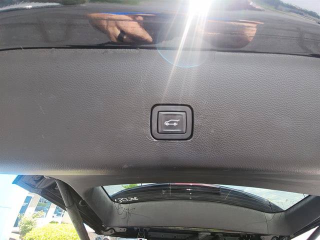 Used 2023 Chevrolet Traverse LT FWD image 15