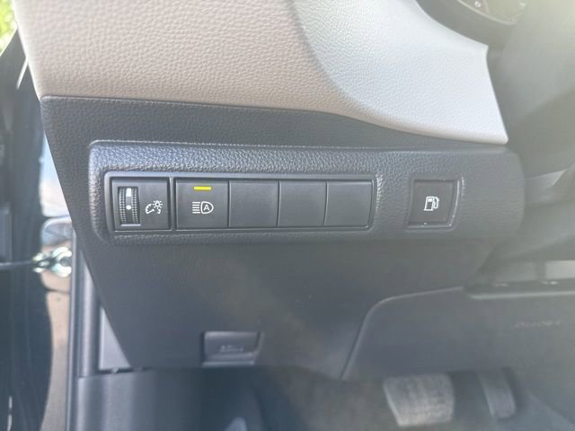 Used 2025 Toyota Corolla LE FWD image 26