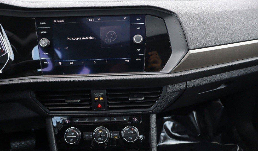 Used 2019 Volkswagen Jetta SEL Premium image 19