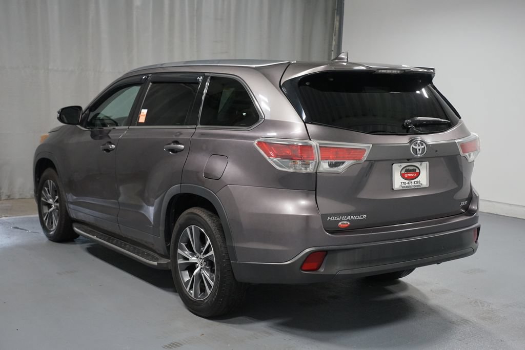 Used 2016 Toyota Highlander XLE FWD image 6