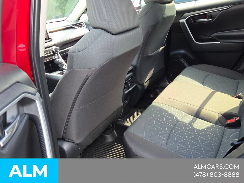 Used 2025 Toyota RAV4 XLE w/ Convenience Package FWD image 15
