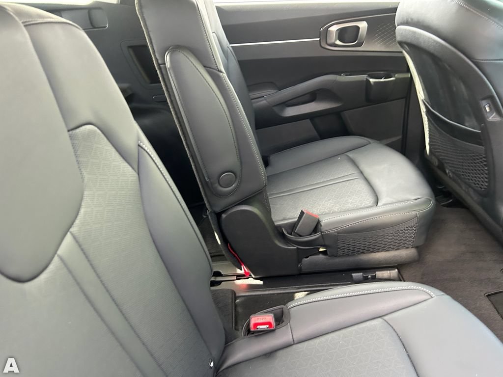 Used 2023 Kia Sorento EX FWD image 12
