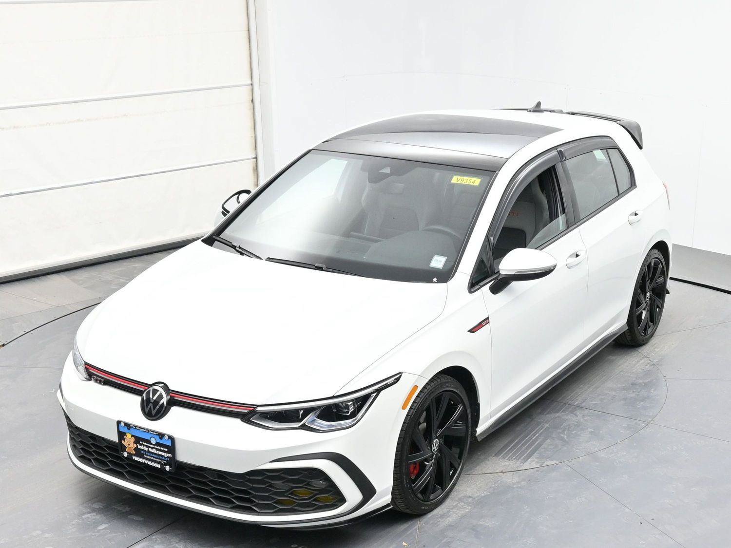 Used 2023 Volkswagen GTI SE FWD image 38