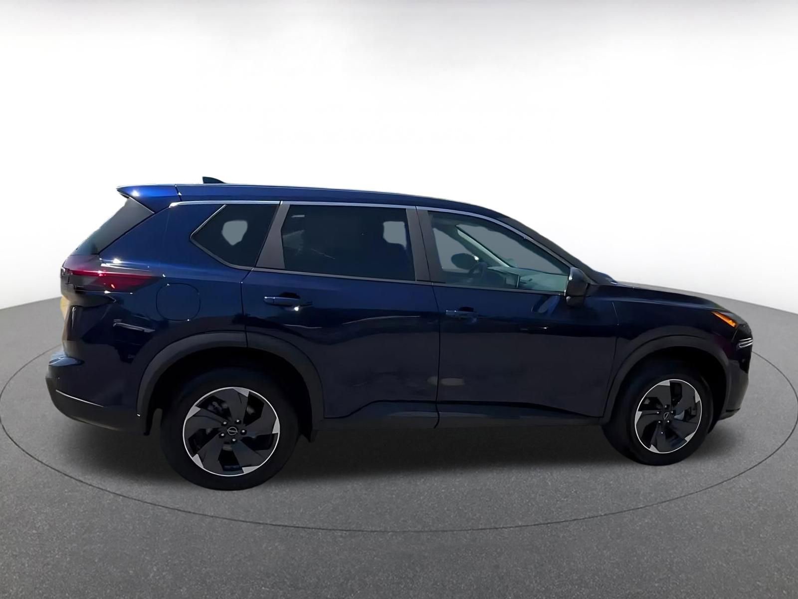 Used 2025 Nissan Rogue SV FWD image 16