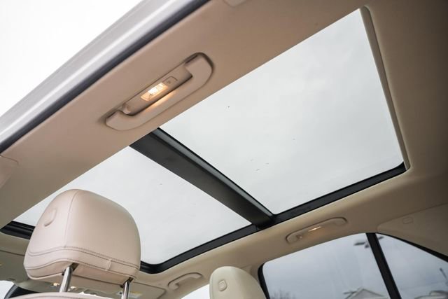 Used 2022 Mercedes-Benz GLE 350 4MATIC w/ AMG Line Exterior image 35