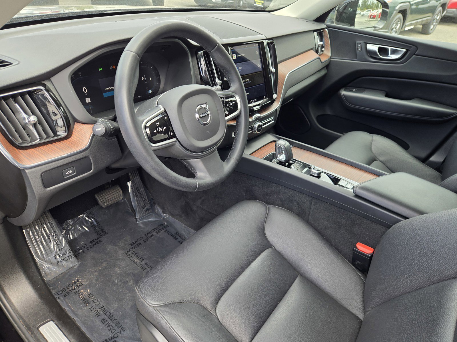 Used 2023 Volvo XC60 B5 Plus FWD image 10