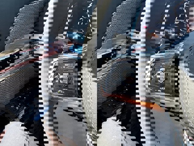 Certified 2024 BMW i7 xDrive60 image 15