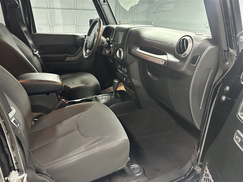 Used 2018 Jeep Wrangler Unlimited Sport S AWD/4WD image 11