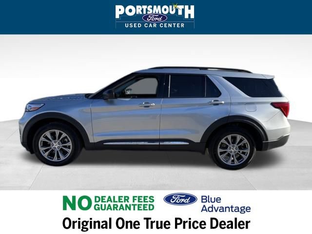Used 2022 Ford Explorer XLT w/ Equipment Group 202A image 2