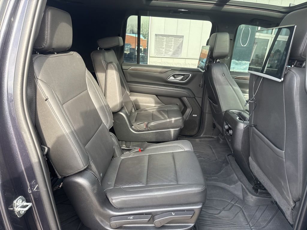 Used 2022 Chevrolet Suburban Z71 w/ Luxury Package image 26