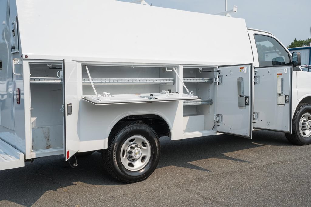 Used 2024 Chevrolet Express 3500 w/ Power Convenience Package RWD image 21