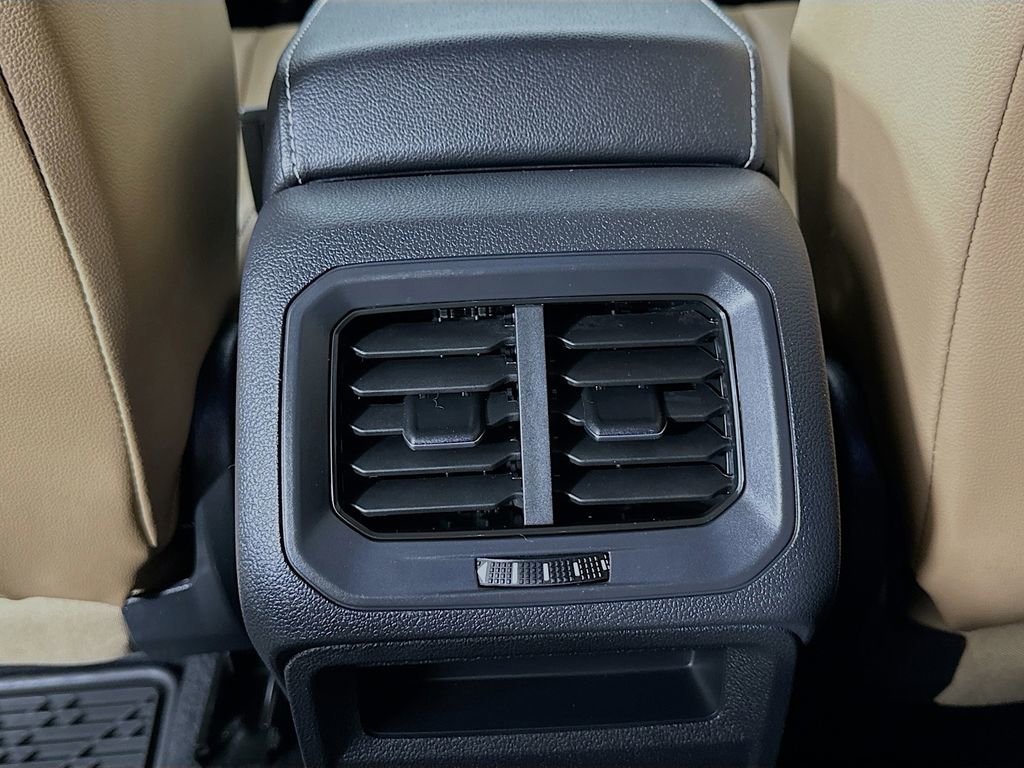 Used 2022 Volkswagen Tiguan SE image 25