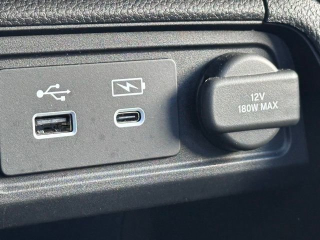 Used 2025 Honda Pilot TrailSport image 19