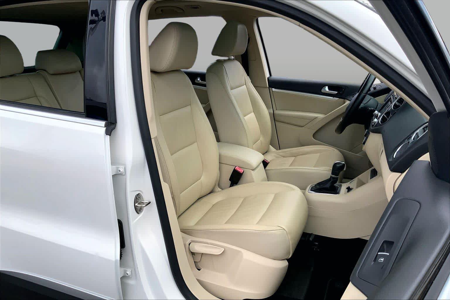 Used 2012 Volkswagen Tiguan SEL FWD image 8
