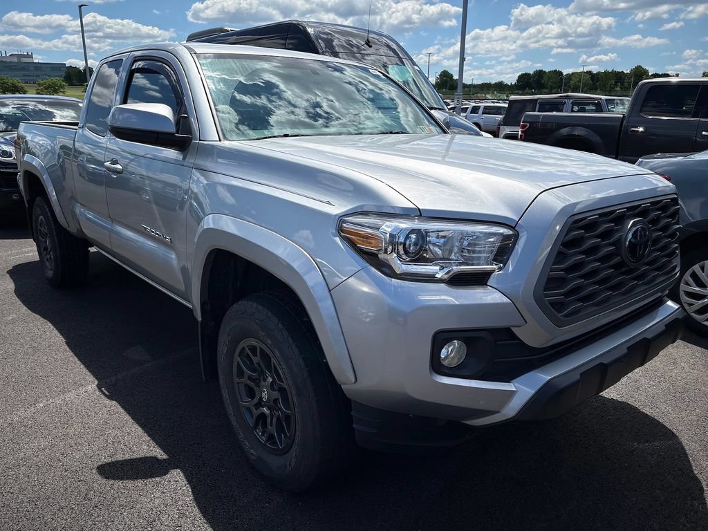 Used 2017 Toyota Tacoma SR5 w/ Tow Package AWD/4WD image 3