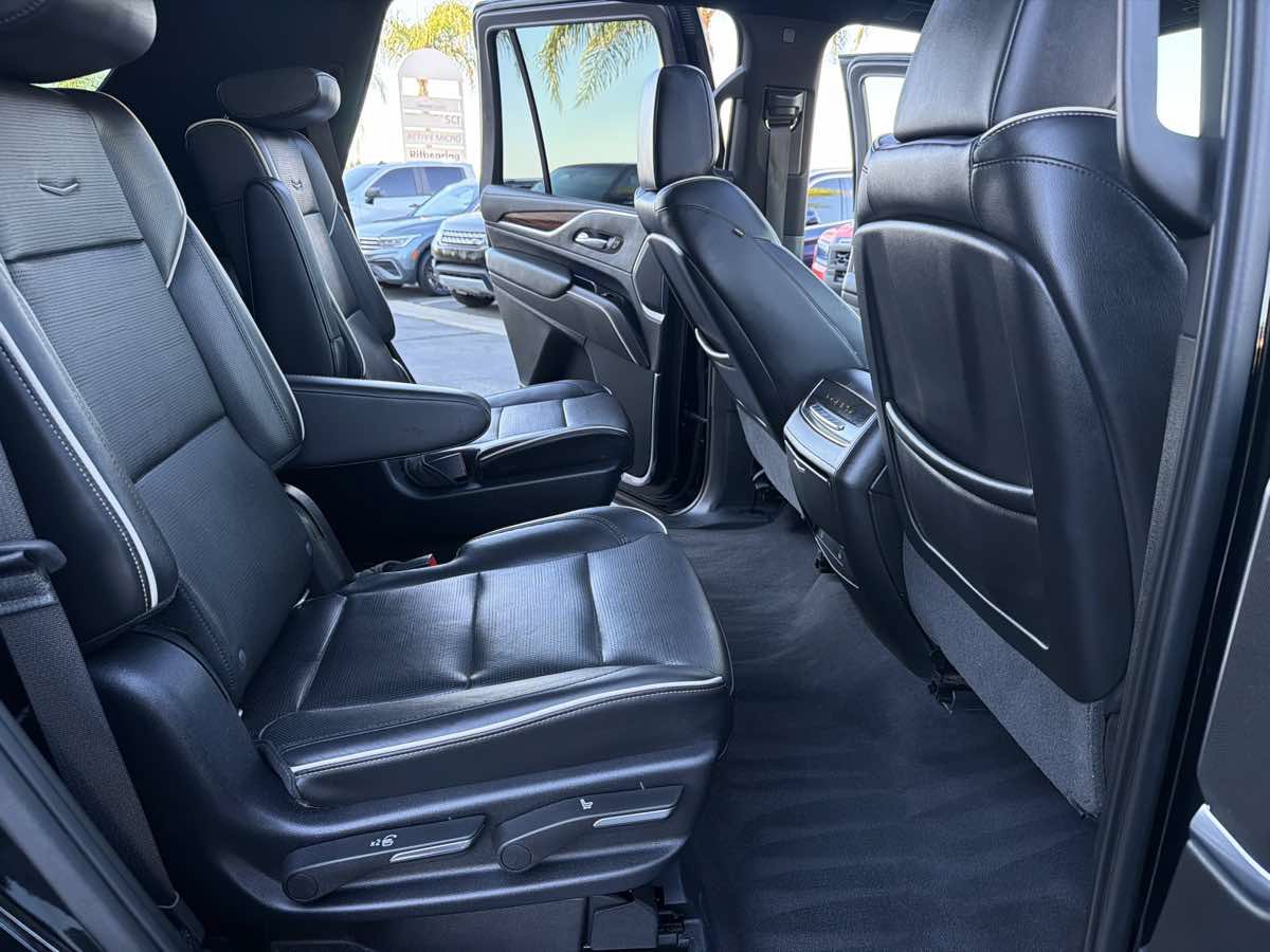 Used 2021 Cadillac Escalade Premium Luxury RWD image 24