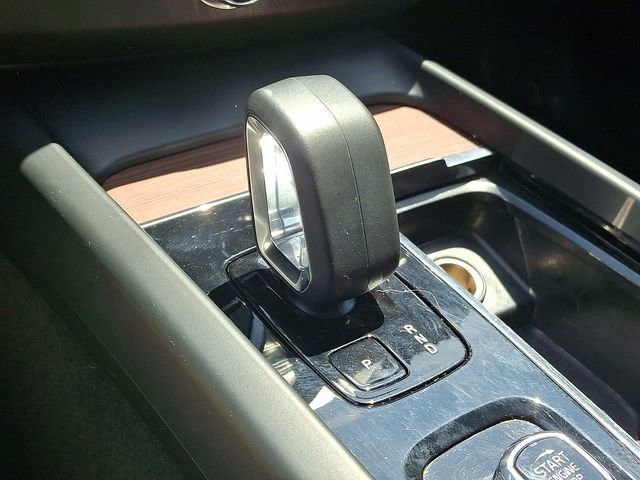 Used 2023 Volvo XC60 B5 Plus image 18