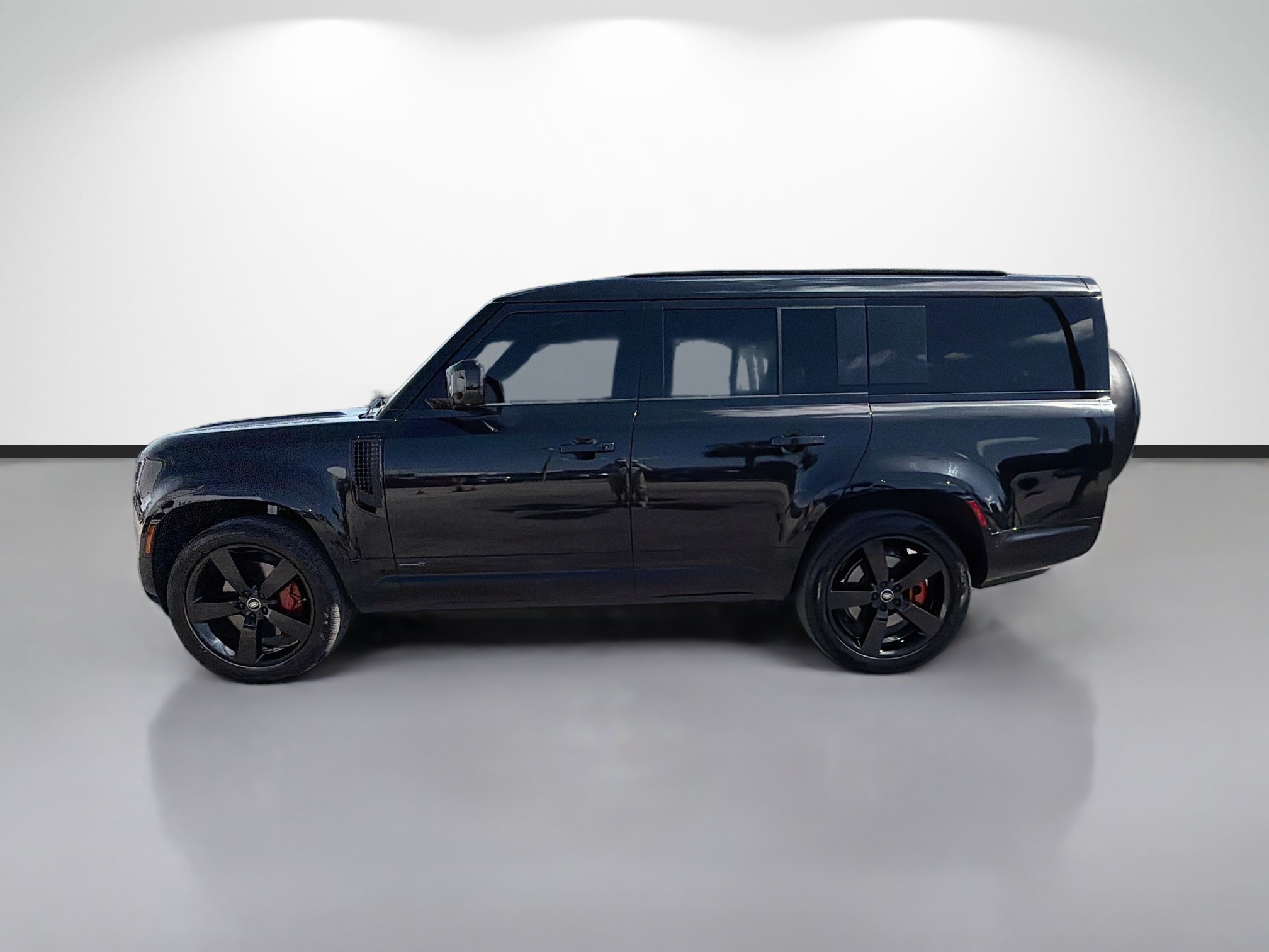 Used 2025 Land Rover Defender 130 X AWD/4WD image 2