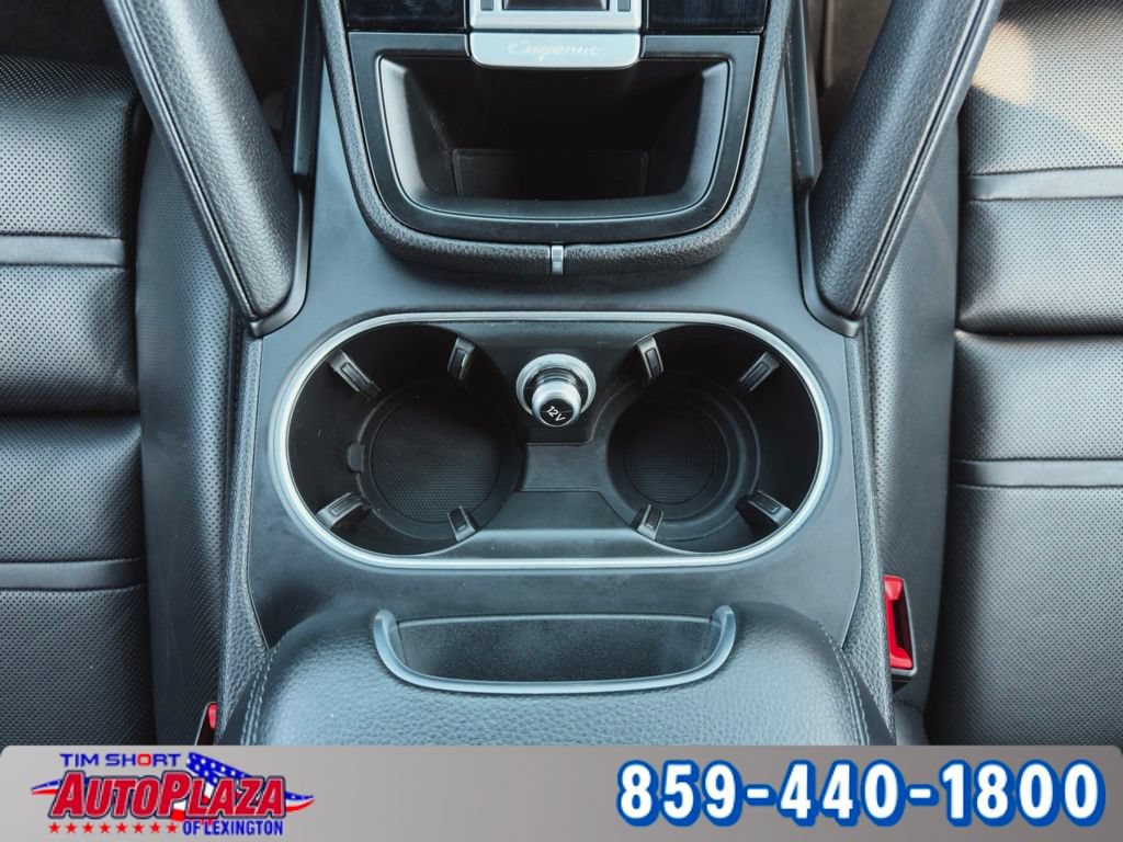 Used 2023 Porsche Cayenne w/ Premium Package AWD/4WD image 18