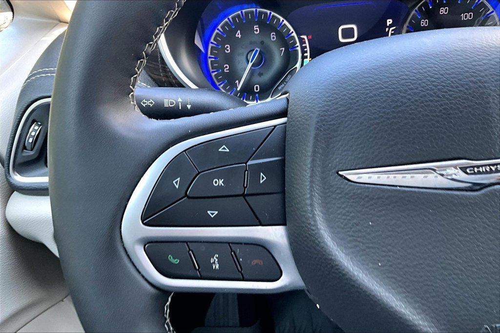 Used 2023 Chrysler Pacifica Limited w/ Uconnect Theater Family Group AWD/4WD image 11